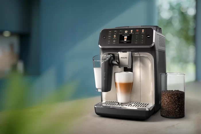 Philips- EP5547/90 Full Automatic Espresso Machine - Image 3